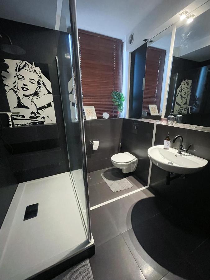 Przestronny Apartament W Centrum Poznania - Stare Miasto Luaran gambar